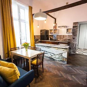 Stylish In Old Town Appartement